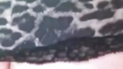 Tetona chica se queda teniendo sexo con colegialas semen a la derecha en el ojo