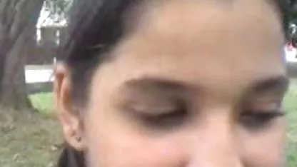 Maduro, lujurioso hombre se folla a un flaco chica y corre colegialas colombianas culiando