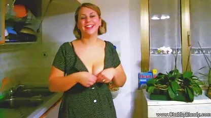 Joven y femenina rubia chupa un elástico gallo colegialas calientesxxx