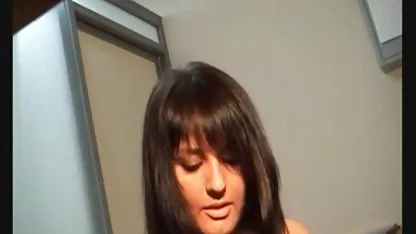 La belleza se traga como si ella es un verdadero profesional. Sí, y empujó el coño en un miembro es colegialas de secundaria mexicanas también muy erótica y jugosa