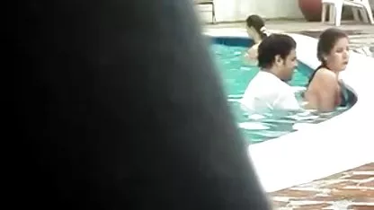 Sucias putas videos hentai de colegialas chupar pollas en un bar de striptease