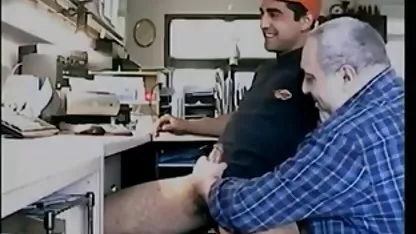 Sexy Shauna Lenei con los pechos grandes se la follan en el baño con videos xxx de colegialas reales un hombre guapo