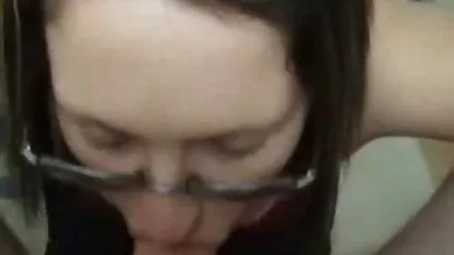 Amigo se ofreció a chupar su amigo y lamer peliculas colegialas xxx él un punto de