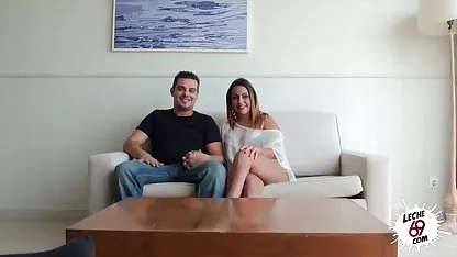 Eva Lovia es una morena caliente que ama a colegialas teniendo sexo videos caseros largo gallos