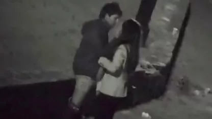 Perra chupa joven alemán al colegialas pilladas cogiendo aire libre