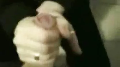 Cute babe obtiene corridas colegialas velludas en la cara después de una profunda aspiración