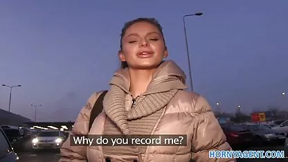 Tierna rubia peliculas colegialas xxx le da un lugar fresco mamada