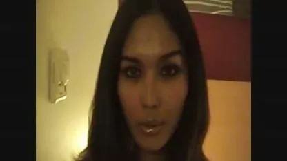 Gran culo puta con tetas grandes en las medias le encanta el beso negro y se la follan colegialas masturbación en anal