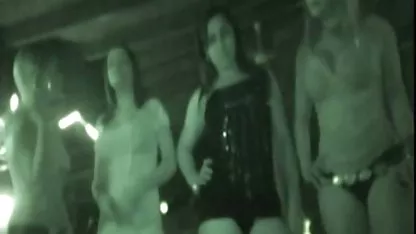 El secretario de Layla Londres acaricia a sí misma en el xxx negras colegialas teléfono y folla con el jefe