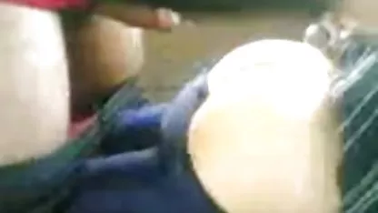 Cutie Sierra dos colegialas calientes juega con dos juguetes en el culo