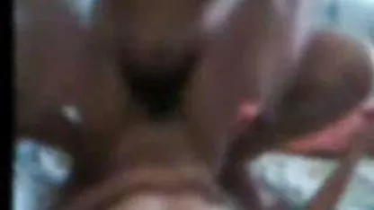 Dos de grasa y pollas chicas colegialas xxx negras en un apretado coño de una perra blanca