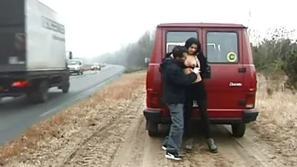 Dos bellezas chupar una polla de goma y una hentai xxx colegialas polla del tío