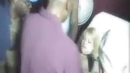 Resulta colegialas buenotas xxx que la señora no se opone a lamer el agujero de su hija, de la cual ambas inicio muy duro, tanto que empiezan a gemir para toda la casa