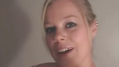 Blondie es tímido acerca de videos de colegialas mexicanas cogiendo sus llaves, pero es follada por su hermanastro