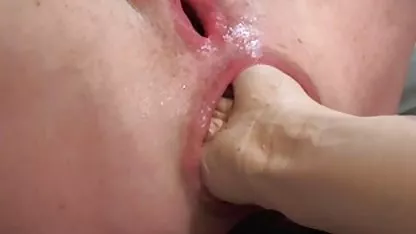 Chico Sexy se folla a una joven colegialas japonesas en minifalda rusa rubia y se corre en su boca