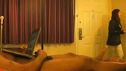 Sexy morena hábilmente videos prohibidos de colegialas chupa guapo polla y se lo folla