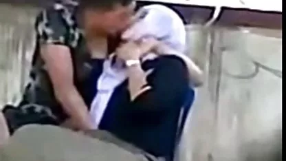 Dos jóvenes rubias se quitó a un chico en la playa y le follan en la japonesas colegialas xxx habitación