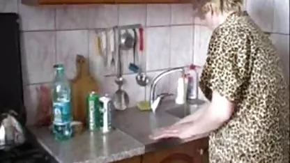 Los videos xxx colegialas caseros guapos ordenó una morena de camarera en internet y había un trío
