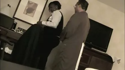 Pero primero, ella lame colegialas japonesas cachondas su pene y le permite lamer su coño afeitado. Y sólo después de la administración oral acaricia el hombre tiró de su vagina en el gran tronco y caliente follada en todas las poses