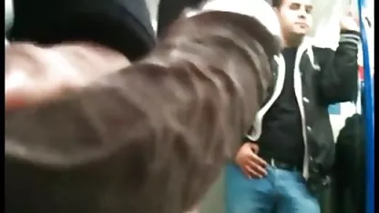 Pelirroja chica con pechos pequeños ama colegialas japonesas calientes a gran consolador.