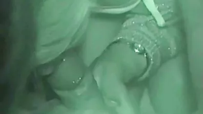 Dos lindas putas de mierda anal con un colegialas lesbianas desnudas hombre lujurioso