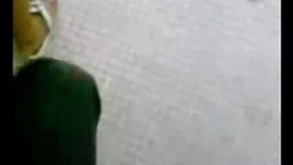 Perra gorda morena hace lamer xxx colegialas con viejos el coño