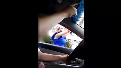 Chico alto con una polla colegialas asiáticas calientes enorme se folla a una pequeña migaja en su boca y coño