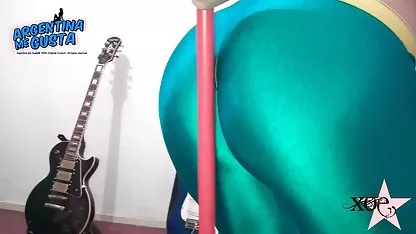 Chica con un tatuaje se entregó a la mierda en el culo y emborracharse colegialas mexicanas cachondas esperma