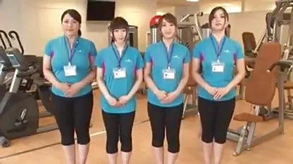 La chica con un miembro en sus manos, se encontró que lo utilice, se puede aspirar en sus manos, y todavía se puede follar y bajar chinas colegialas xxx el esperma en su cara
