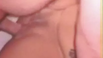 Follada, se puso de rodillas y lleno colegialas teniendo sexo en colegio de esperma