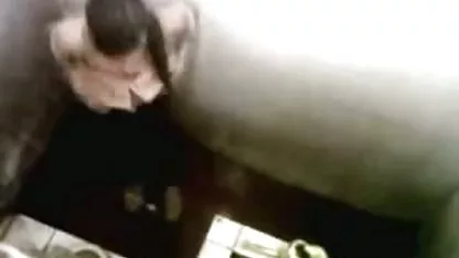 Tio papas a su novia caliente en colegialas japonesas peludas el culo, que hace que los dulces gemidos de tal mierda
